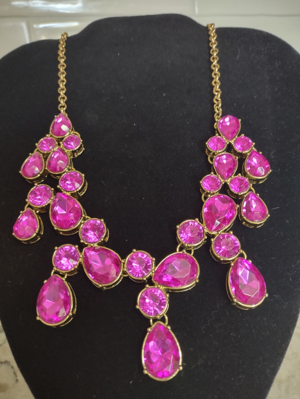 Vibrant Fuchsia Pink & Gold Statement Necklace | Teardrop Gemstone Cluster | - Picture 4 of 4